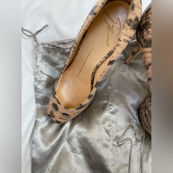 Giuseppe Zanotti Python Snakeskin Neutral Stilettos - Sz 35.5 IT - Picture 2 of 6